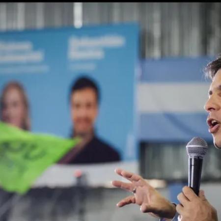 Kicillof tensiona la campaña con acto sindical y críticas a Milei