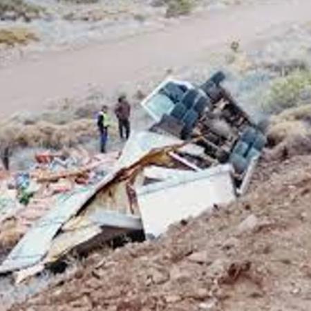 Tragedia en Neuquén: un camionero murió tras caer por un barranco en la Ruta 227