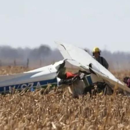 Un avión de acrobacias se estrelló durante un festival y murieron dos tripulantes