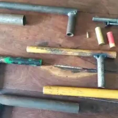 Sorprendente hallazgo de adolescentes con armas caseras en una casa abandonada de Santiago