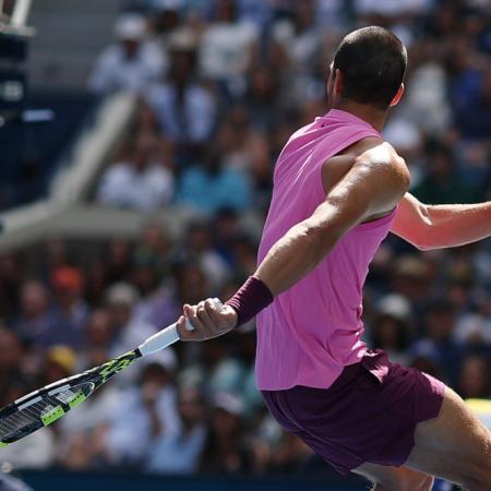 Alcaraz volvió a hacer historia y se metió entre los ocho mejores del US Open