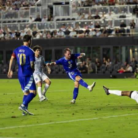 Argentina goleó 6-0 a Puerto Rico en Miami y cerró la gira con autoridad