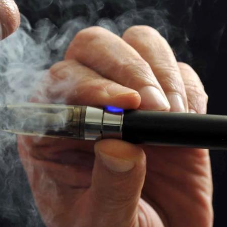 Los cigarrillos electrónicos desatan una "nueva ola de adicción a la nicotina"