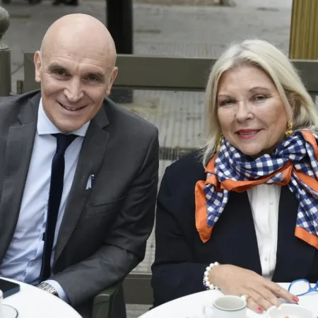 La Coalición Cívica fulmina a Espert pero en el 2023 Carrió lo recibió eufórica