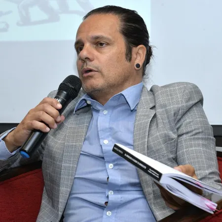 Marcelo Peretta promete ser “el Bukele argentino” contra el narcotráfico