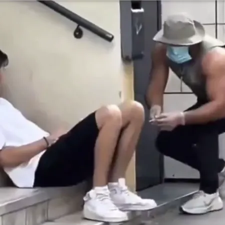 Condenan a prisión a joven que atacaba con jeringas y lo filmaba para TikTok