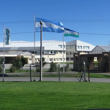 Una empresa argentina construirá el tercer reactor nuclear africano en Uganda