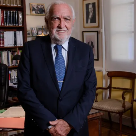 Gil Lavedra le respondió a Milei: “Los abogados no hacemos las leyes, las defendemos”