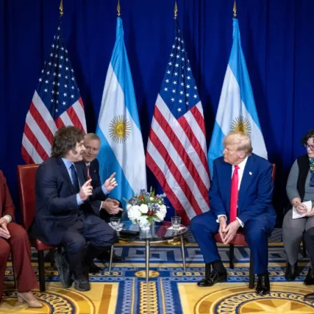 Por el salvataje económico, Milei cede prioridad a EE.UU. para explotar litio y uranio