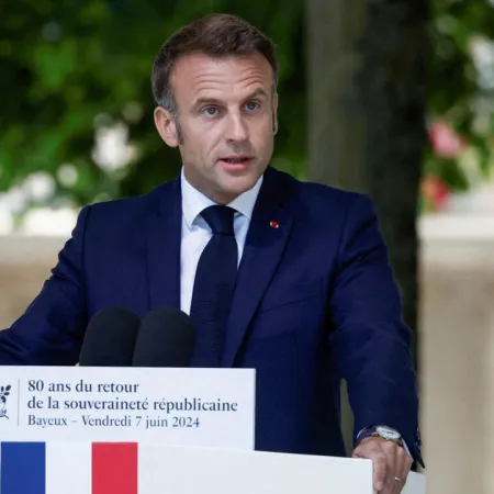 Macron relanza el poder con un nuevo gabinete tras semanas de caos
