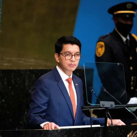 Se agrava la rebelión militar y Rajoelina permanece oculto