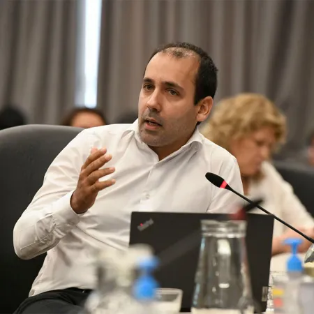Proponen invalidar los pactos con EE.UU. que no pasen por el Congreso