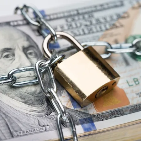 El mercado apuesta a la devaluación: el Tesoro debió emitir bonos atados al dólar