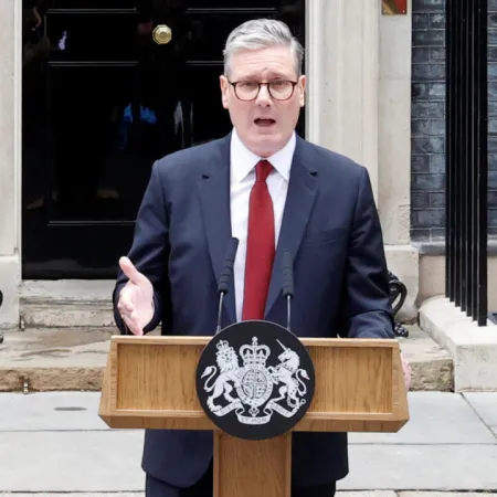 Starmer revela pruebas del caso de espionaje chino y busca calmar tensiones