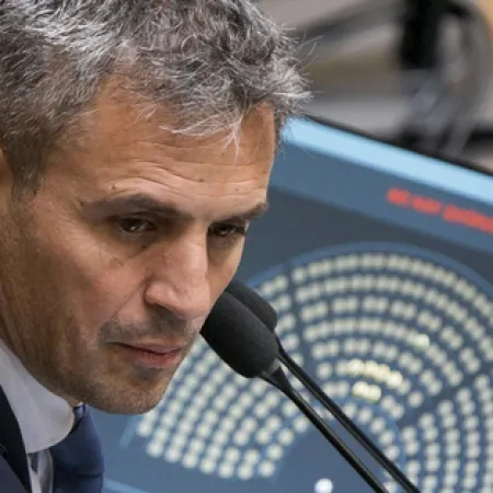 Ferraro acusó a Martín Menem de “cajonear” proyectos aprobados en Diputados