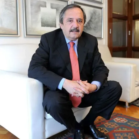 Ricardo Alfonsín apuesta a la ironía y a lo viral en su campaña en Buenos Aires