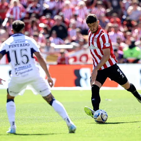 Estudiantes dominó el clásico de punta a punta y le ganó a Gimnasia 2 a 0