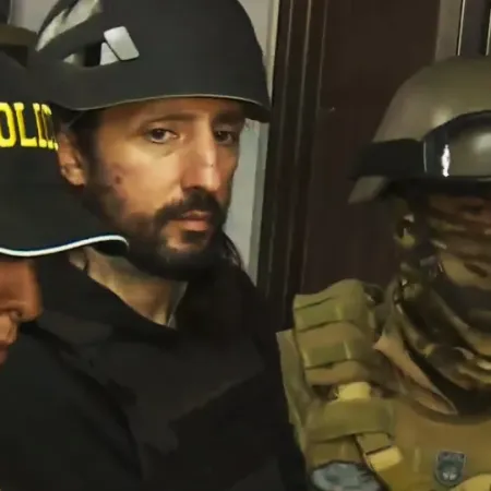 "Estoy en paz porque mi hijo está a salvo": trasladaron a Córdoba al múltiple homicida Pablo Laurta