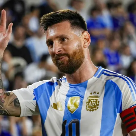Messi y Scaloni respaldaron a la selección Sub-20 tras la derrota con Marruecos