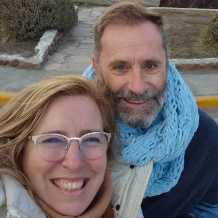 Un cura K y un tuitero polémico: la batalla electoral en Santa Cruz
