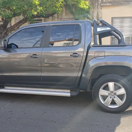 Cayeron dos ladrones tras una persecución por la General Paz: habían robado una camioneta en Lanús