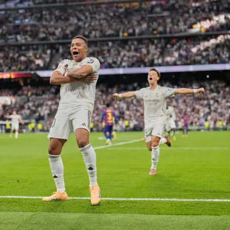 Real Madrid le ganó a Barcelona y está en lo más alto de LaLiga