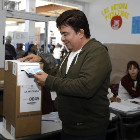 Fernando Espinoza destacó la participación ciudadana tras votar en La Matanza