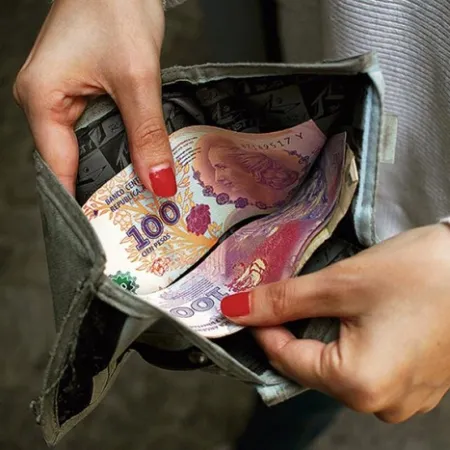 Por primera vez en más de un año, los salarios públicos nacionales le ganaron a la inflación