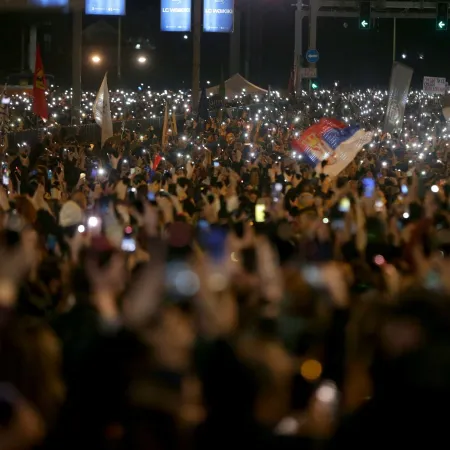 Un año después del derrumbe en Novi Sad, la indignación en Serbia no se apaga