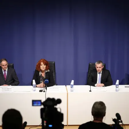 Sospechosos del robo millonario al Louvre admiten parte del delito