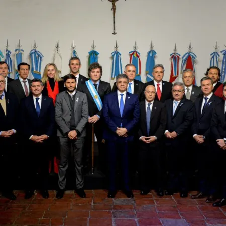 Milei convoca a gobernadores para impulsar las reformas impositiva y laboral