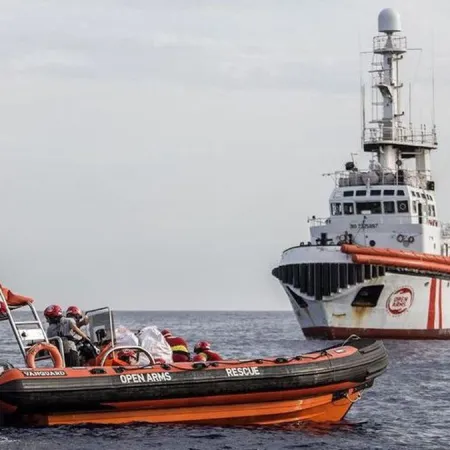 Rescatan a 27 adolescentes en un barco: ¿qué más oculta esta historia?