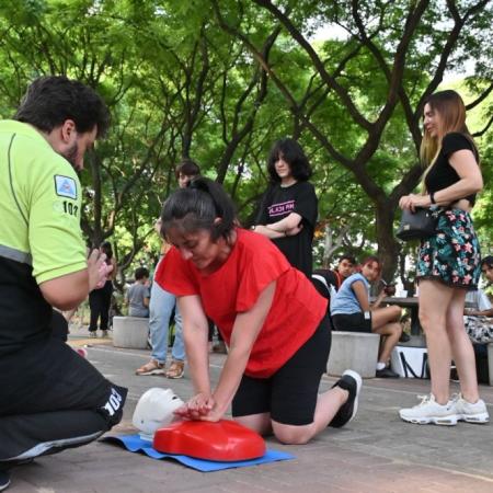 La Ciudad hará capacitaciones gratuitas para que los vecinos aprendan a salvar vidas
