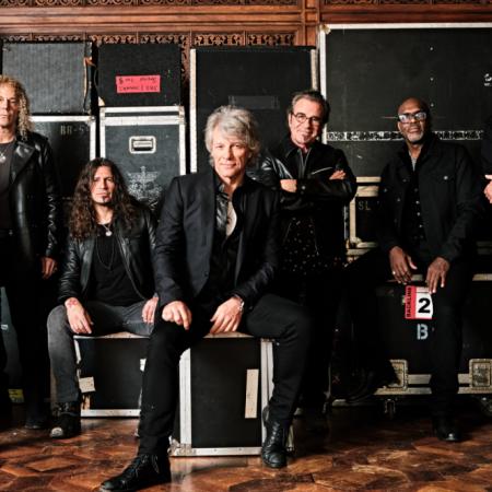 Bon Jovi y Robbie Williams se unen para "We Made It Look Easy"