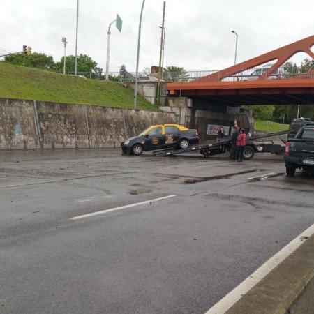 Diluvio en Buenos Aires: un taxista murió tras una descompensación en la General Paz anegada
