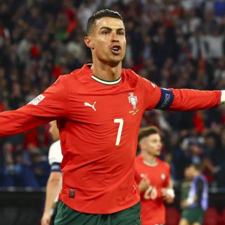 A fuerza de petrodólares, Cristiano Ronaldo es el primer jugador de fútbol multimillonario