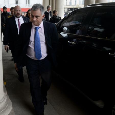Pareja desafía al Gobierno y agita la pelea con el círculo de Milei