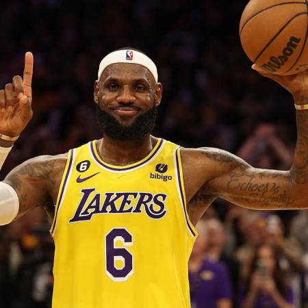 Expectativa mundial por el anuncio de LeBron James