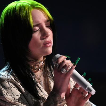 La increíble agresión a Billie Eilish de parte de un fan: mirá el video