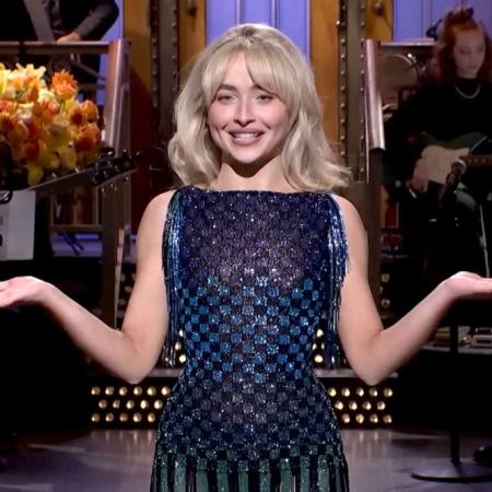Sabrina Carpenter y la ironía sobre su "provocativo" look en Saturday Night Live
