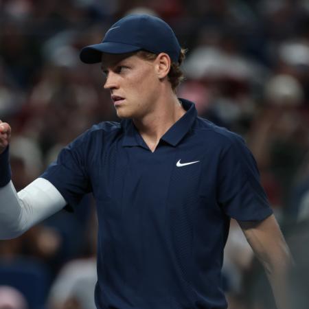 Sinner, Zverev y Medvedev avanzan en Shanghái; dos argentinos, eliminados