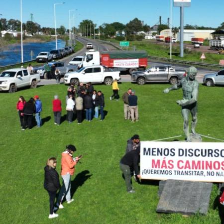 Crecen las protestas de productores bonaerenses inundados: “Menos discursos, más caminos”