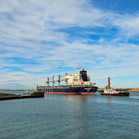 Se demora la licitación de la concesión y el Puerto Quequén se encamina a una última prórroga