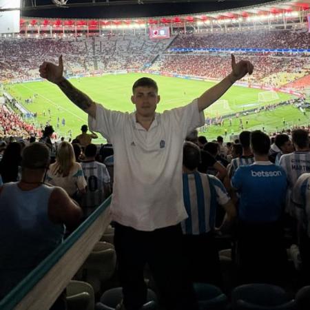De San Martín al mundo: el hincha de Racing que compite por el premio The Best