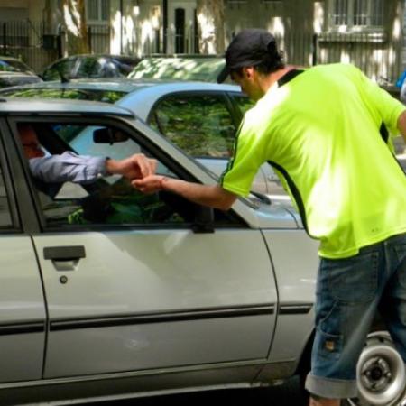 'Trapitos' y 'limpiavidrios' en la mira: la propuesta que entró al Congreso