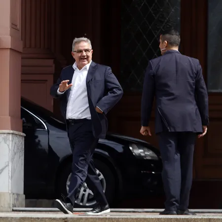 Jalil se despega del PJ y respalda la reforma laboral de Milei