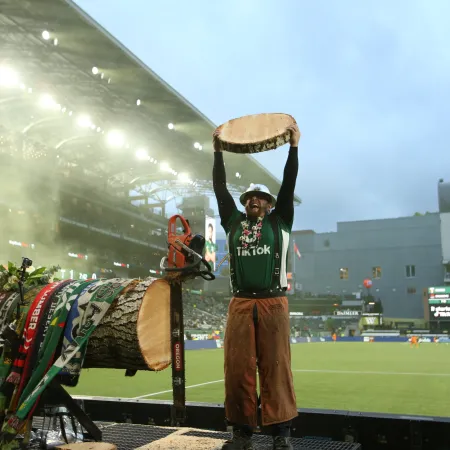 Portland Timbers, el equipo de la MLS que corta madera cuando hace un gol