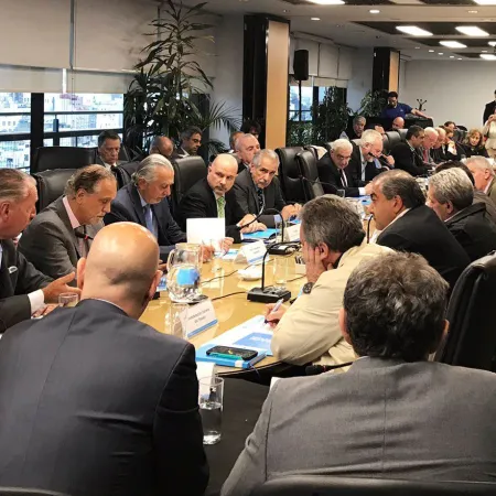 El Gobierno convocó a discutir el salario mínimo: ¿cuándo se reunirán?