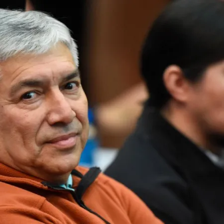 Báez y su hijo deberán devolver 55 millones de dólares