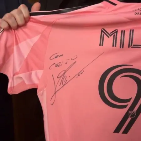 Javier Milei elogió a Lionel Messi: "Yo también puedo felicitar a un zurdo”